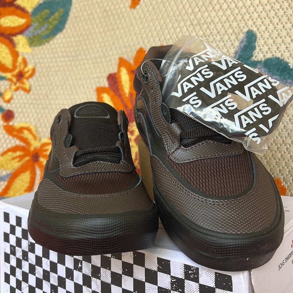 Vans Wayvee
(Justin Henry) Coffebean
VN0A5JIA8AC
Men’s sneakers - athletic shoes - Picture 8 of 16